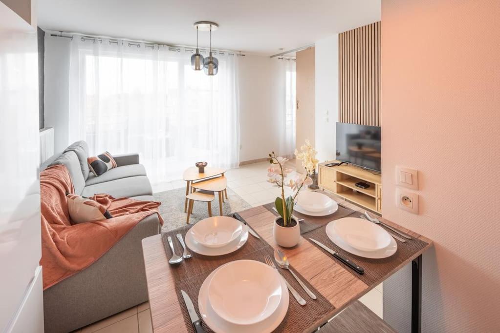 Ferienwohnung L'Excellence-8Min Aeroport-Terrasse-Parking Prive Lingolsheim Exterior foto